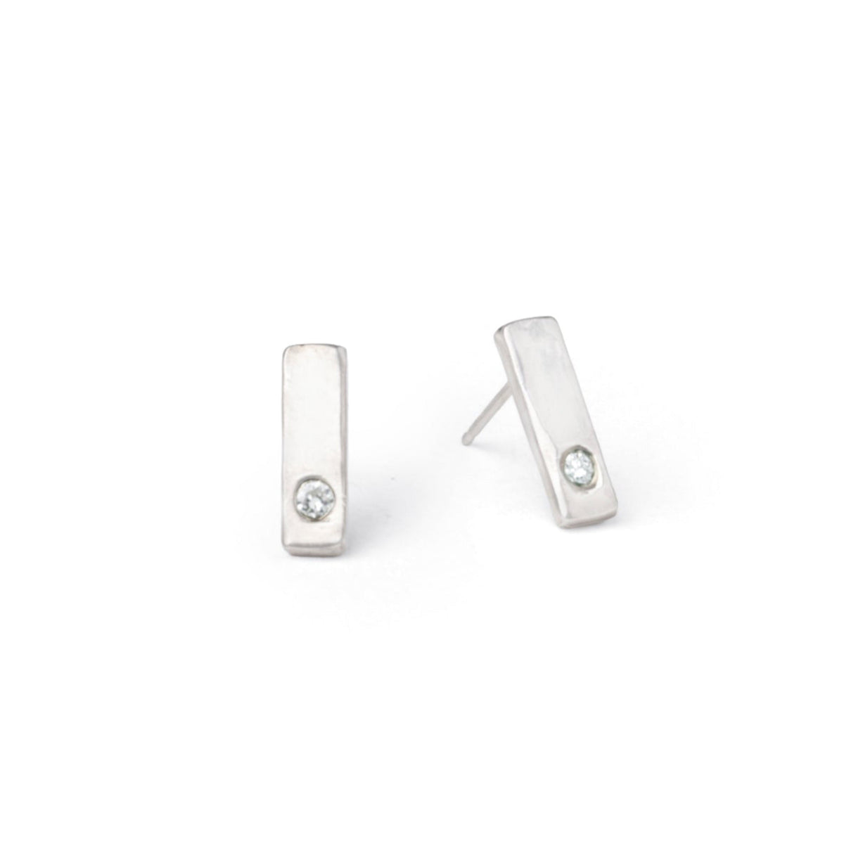 Bar with Diamond Stud