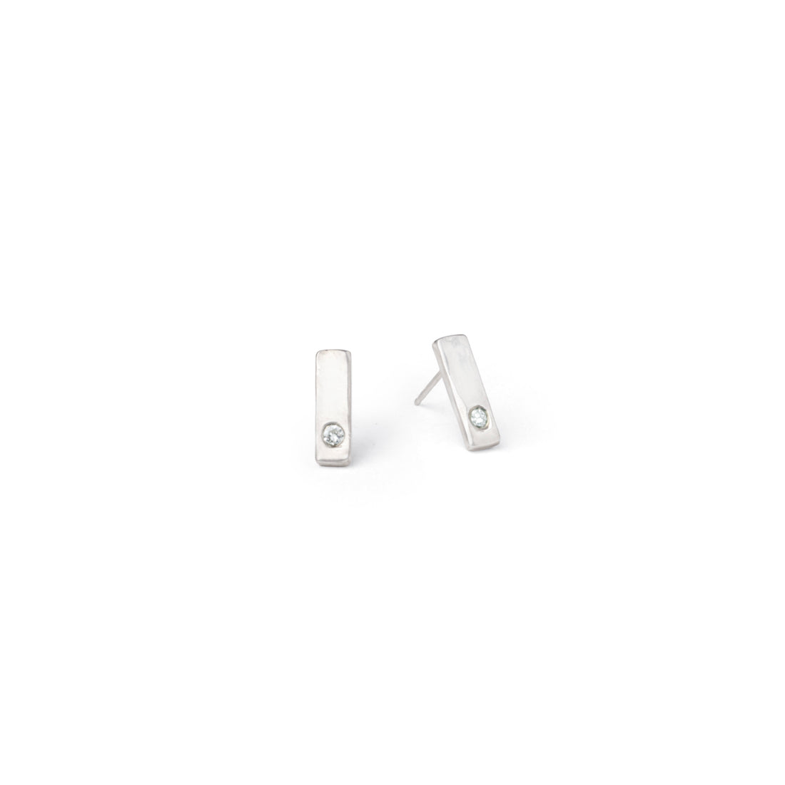 Bar with Diamond Stud