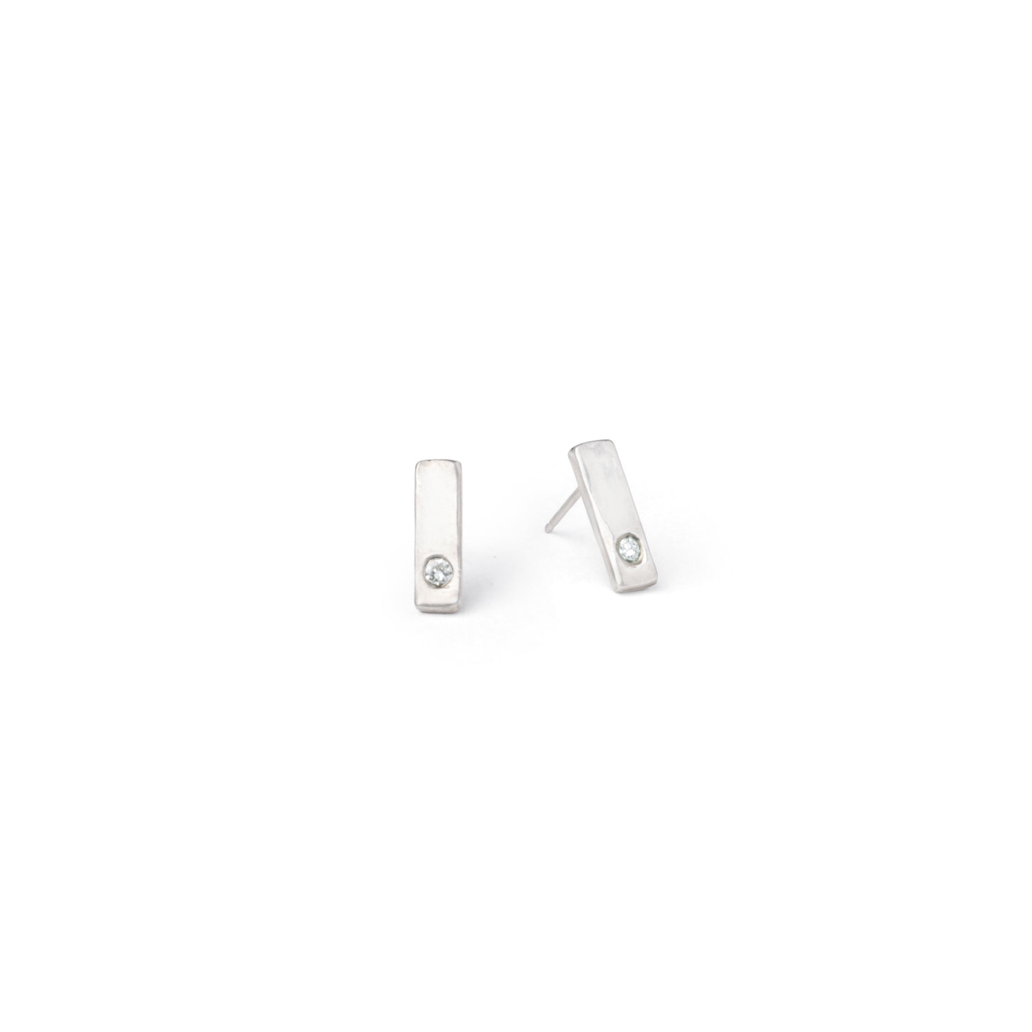 Bar with Diamond Stud