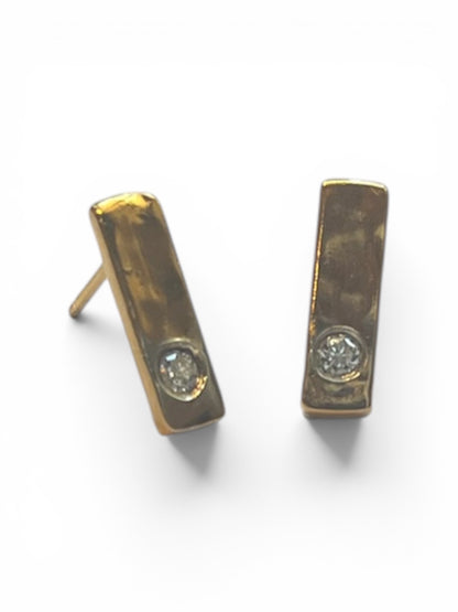 Bar with Diamond Stud